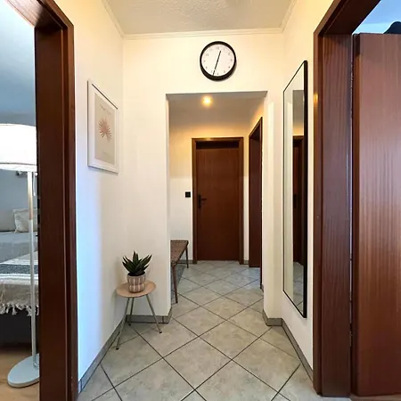 6 Pers, Wlan, Netflix, Naehe Mercedes Benz