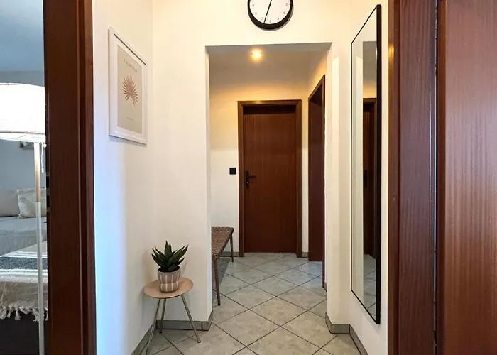 6 Pers, Wlan, Netflix, Naehe Mercedes Benz